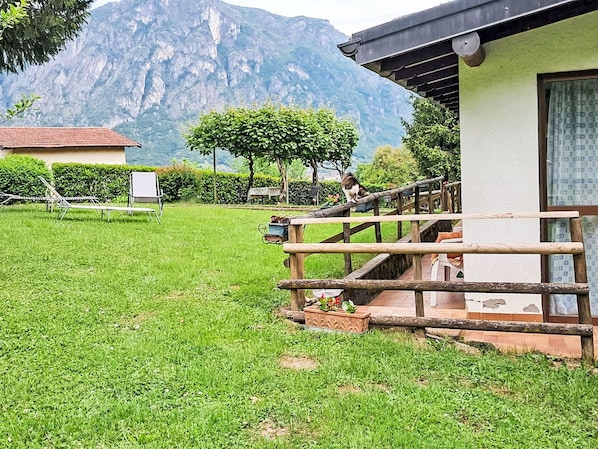 Haus, Gebirge, Ländliches Gebiet, Bergstation, Hütte, Rasen, Bauernhaus, Senke, Garten, Freizeit