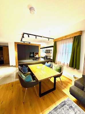 Ferienwohnung 120 qm für max. 4 Personen-Essbereich