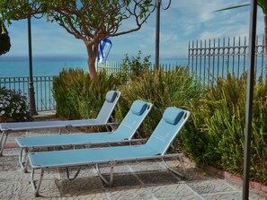 Free sunbeds