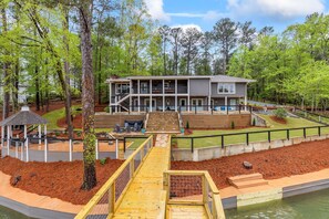 The bridge walkway from the yard to the upper dock is the perfect, easy access for everyone in your party. 