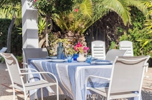 Outdoor dining