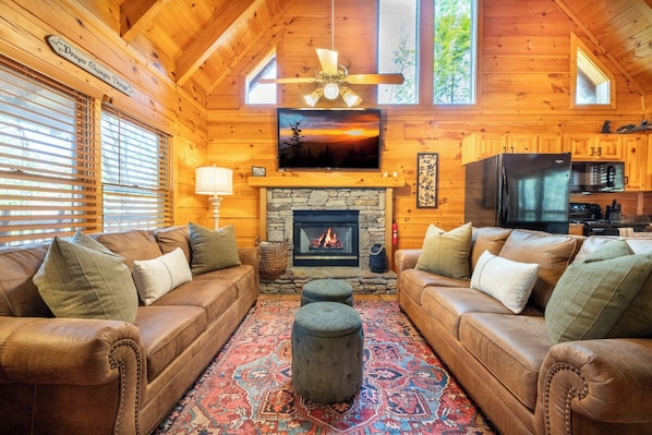 Roudy's Roost's cozy living area