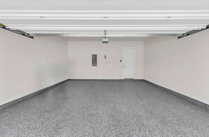Luokittelematon kuva, 5 kautta 33, painike