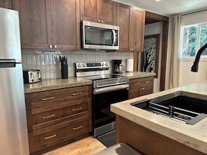 All the standard appliances you'd expect