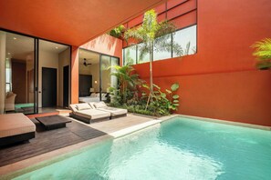 Private pool