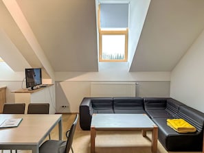 Schwimmbad, Verbundwerkstoff, Wohnung, Eigentumswohnung, Villa, Landscaping, Resort, Hotel, Balkon, Eco Hotel