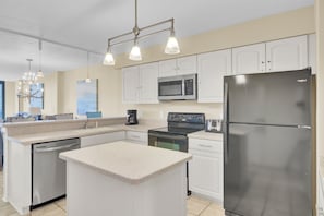 Fully equipped kitchen.