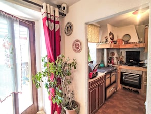 Meubles, Design Intérieur, Bois, Pièce, Sol, Éclairage, Cuisine, Domicile, Sol, Appareil De Cuisine
