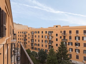 Jour, Bâtiment, Ville, Zone Urbaine, Appartement, Façade, Quartier, Zone Résidentielle, Ville, Zone Métropolitaine