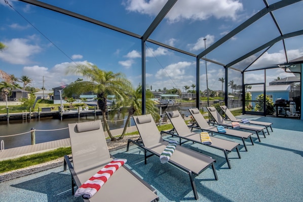 6 lounge chairs for sunning