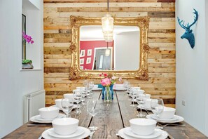 Dining for up to 14 people