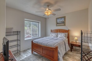 Queen bedroom #3