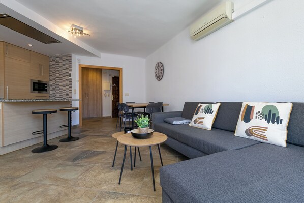 Living-dining room (1)