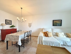 Living-dining room (3)