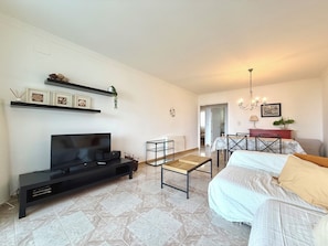 Living-dining room (2)