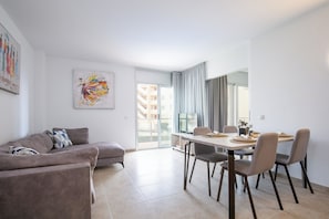 Living-dining room (1)