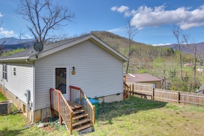 Exterior | Mountain Views | 1,257 Sq Ft