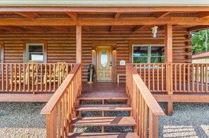 Welcome to Biggie cabin!
