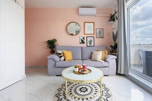 Living Room (2)