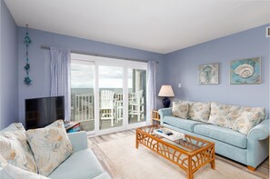 Living room with access to the balcony
