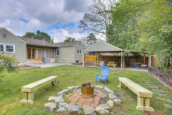 Chattanooga Vacation Rental | 4BR | 3BA | 2,100 Sq Ft | 3 Steps Required