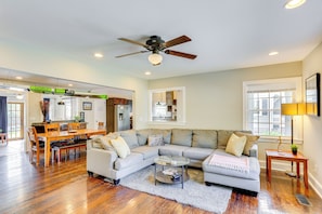 Living Room | Smart TV