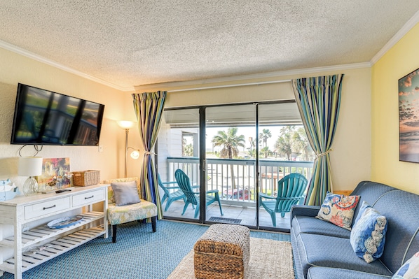 Galveston Vacation Rental | 1BR | 1BA | 462 Sq Ft | Step-Free Entry