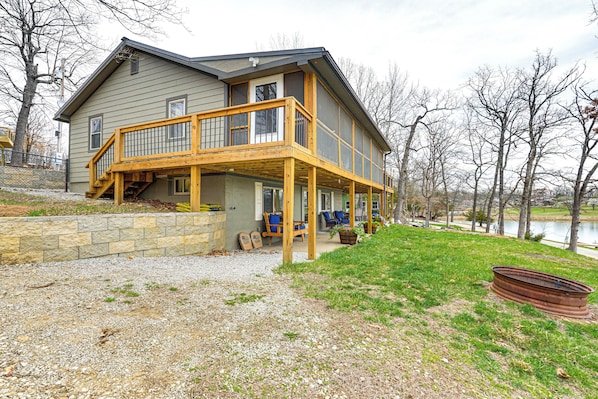 Lower Patio | Fire Pit
