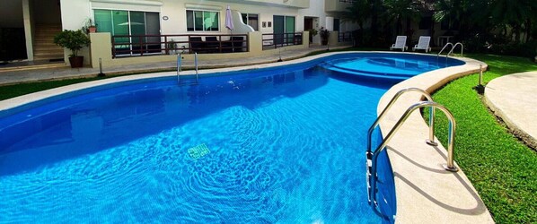 Pool (1)