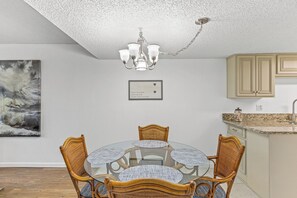 Pinnacle Port B3-707 05
