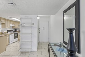 Pinnacle Port B3-707 02