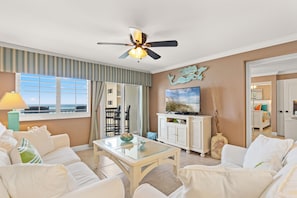 Pinnacle Port Unit C2-402 11