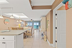 Pinnacle Port Unit C2-402 01
