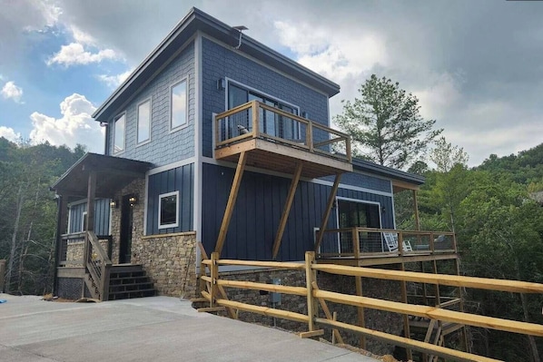 Welcome to Whiskey Falls Retreat! Your next amazing getaway!
