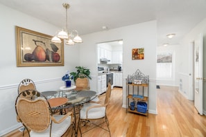 Dining room table to enjoy your meals