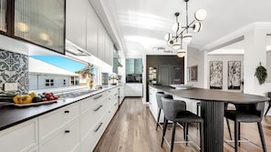 Amoré Bowral | Kitchen | Breakfast Bar