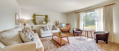 Coarsegold Vacation Rental | 3BR | 2BA | 1,340 Sq Ft | Step-Free Entry
