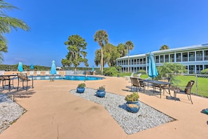 River Bend Condominiums | Community Amenities