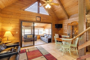 Living Room | 1st Floor | Flat-Screen TV | Central Heating & A/C | Free WiFi