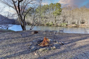 Fire Pit ByThe Toccoa River