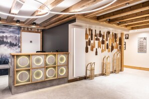 Entrance / Reception