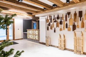 Entrance / Reception
