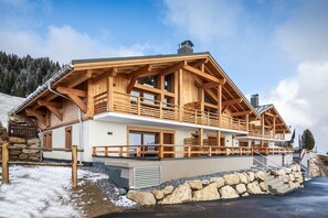Außenseite Ferienhaus [Winter]