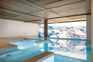 Holiday Home Swimming Pool