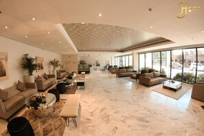 Entrance / Reception