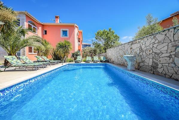 Swimming pool