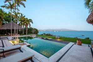 Infinity Pool with Oceanviews