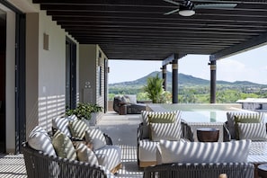 Side to side terrace with panoramic views, including mountain views