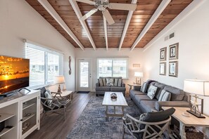 04 Living Room