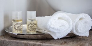 Bathroom amenities